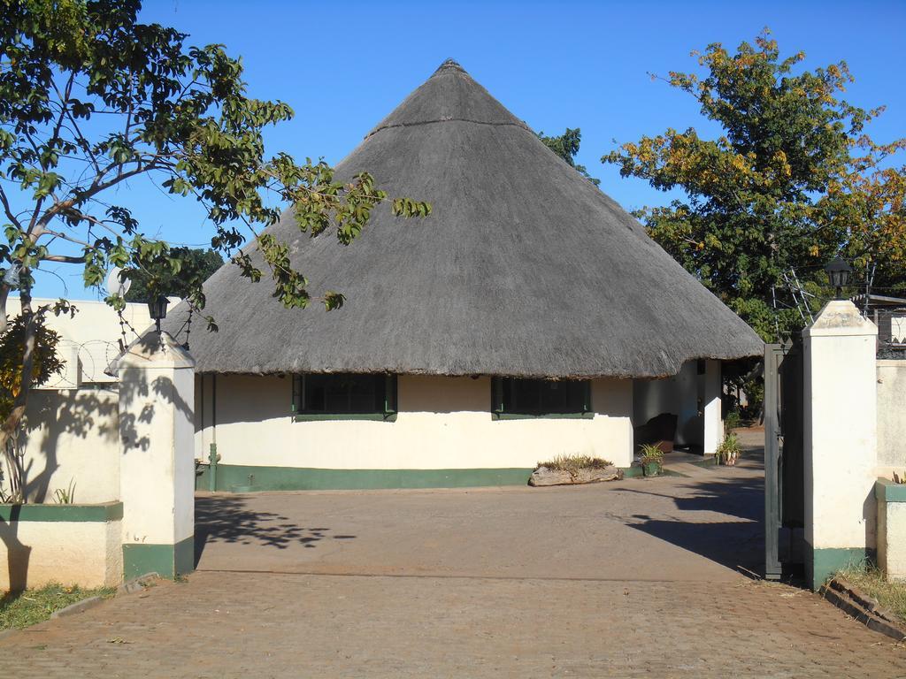 Victoria Falls Budget Hotel Εξωτερικό φωτογραφία